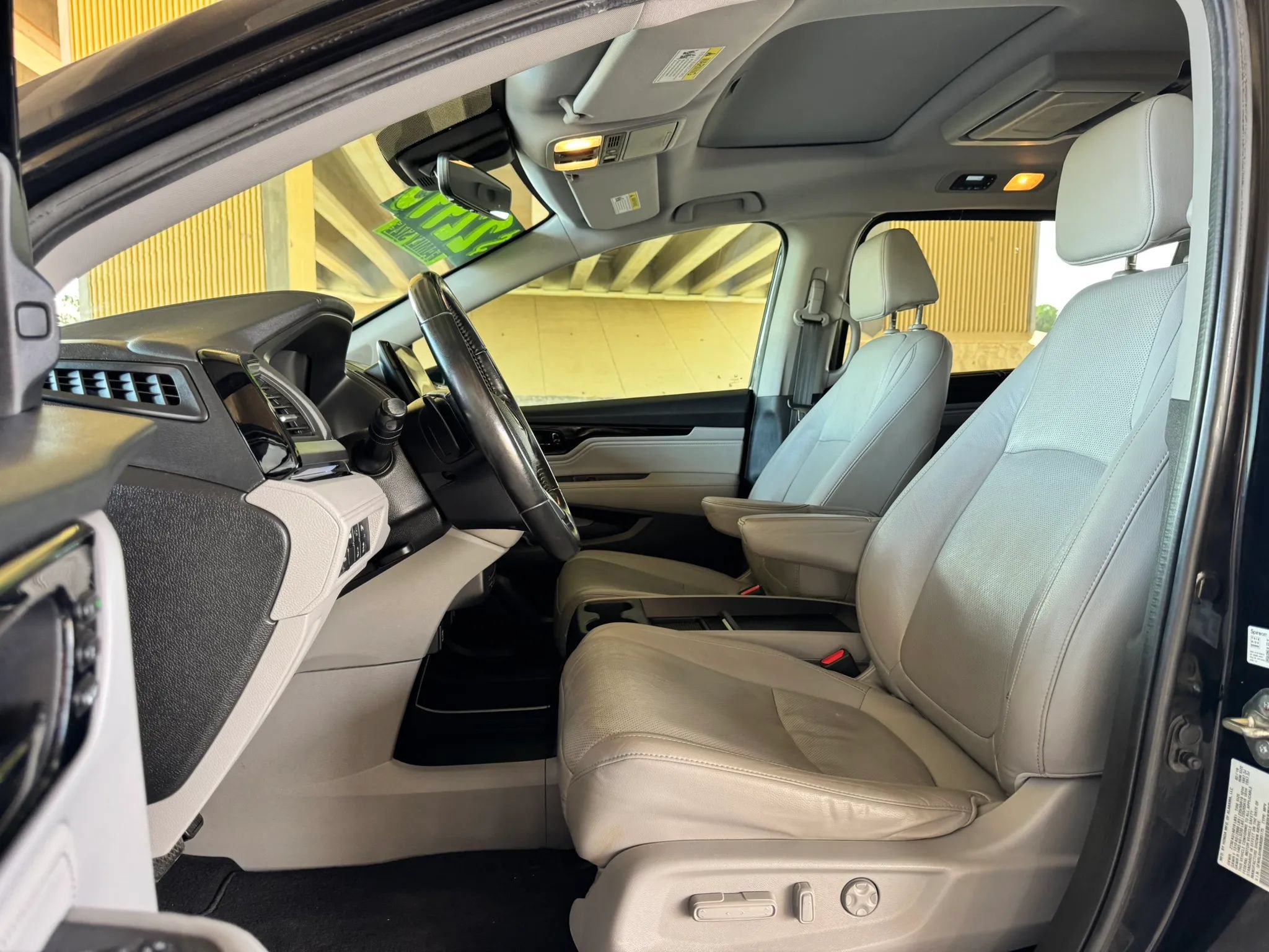 Used 2019 Honda Odyssey Elite image 11