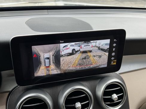 Used 2021 Mercedes-Benz GLC 300 4MATIC image 16