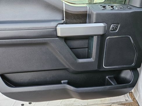 Used 2019 Ford F250 Platinum w/ Platinum Ultimate Package image 15