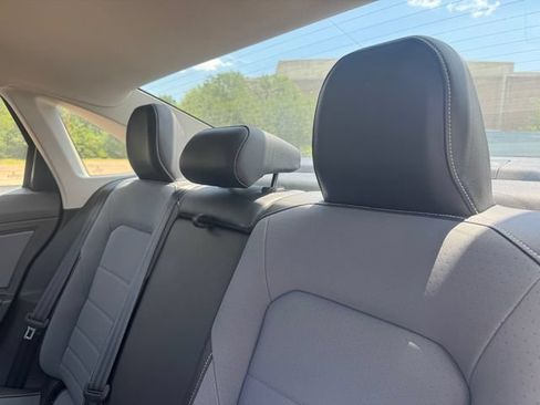 New 2026 Volkswagen Jetta SE FWD image 18