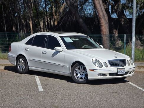 Used 2005 Mercedes-Benz E 320 Sedan image 2