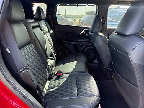Used 2023 Mitsubishi Outlander SEL FWD image 12