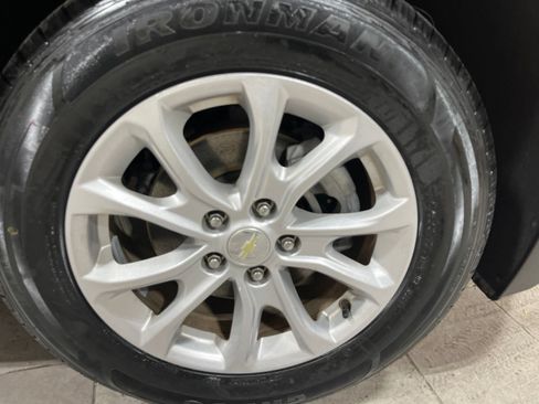 Used 2020 Chevrolet Equinox LT FWD image 10