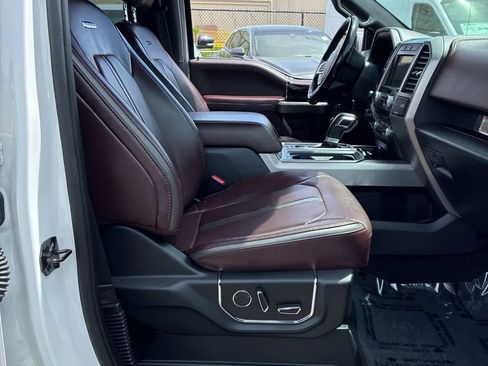 Used 2017 Ford F150 Platinum w/ Equipment Group 701A Luxury AWD/4WD image 8