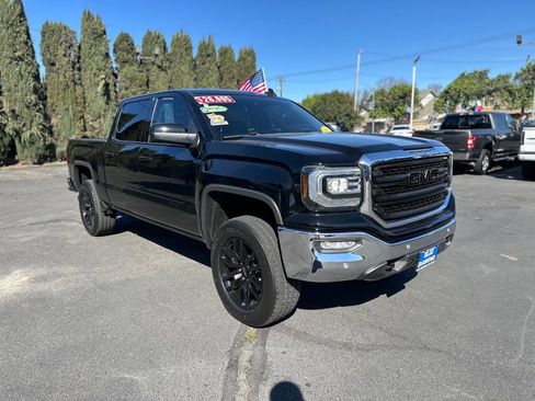 Used 2018 GMC Sierra 1500 SLT image 2
