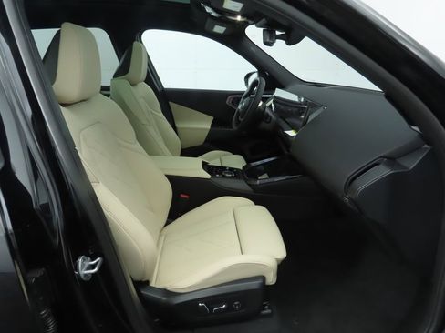 Certified 2025 BMW X3 xDrive30i w/ Premium Package image 21