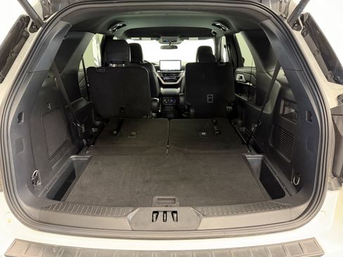 Used 2025 Ford Explorer ST-Line AWD/4WD image 27