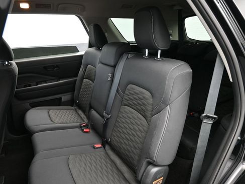 Used 2025 Nissan Pathfinder SV image 29