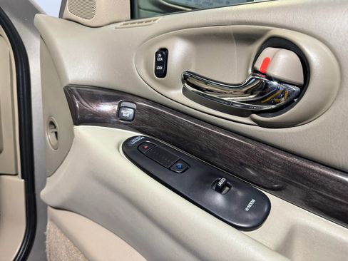 Used 2003 Buick Le Sabre Limited w/ Celebration Edition Package FWD image 24