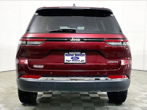 Used 2024 Jeep Grand Cherokee Limited image 4