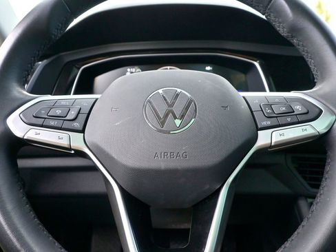 Used 2024 Volkswagen Jetta SE w/ Panoramic Sunroof Package image 25