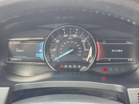 Used 2018 Ford Explorer XLT w/ Equipment Group 202A FWD image 16