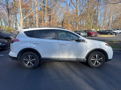 Used 2017 Toyota RAV4 XLE image 18