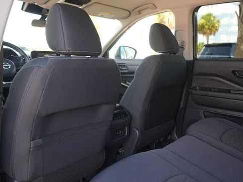 Used 2025 Nissan Pathfinder SV w/ Black Appearance Package FWD image 13