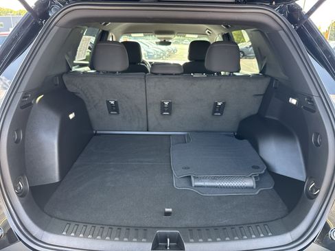 Certified 2025 Chevrolet Equinox LT w/ Safety and Technology Package AWD/4WD image 35