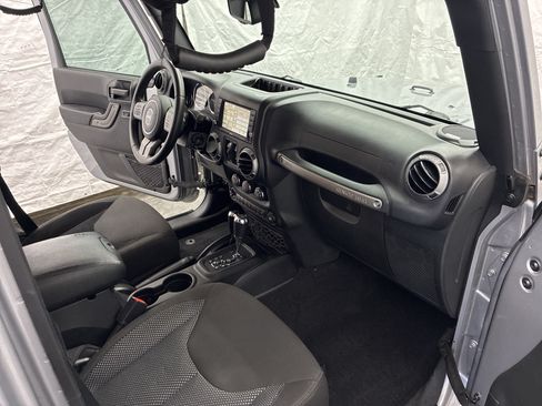 Used 2016 Jeep Wrangler Unlimited Sport AWD/4WD image 15