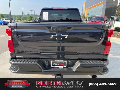 Used 2024 Chevrolet Silverado 2500 Custom w/ Custom Value Package AWD/4WD image 17