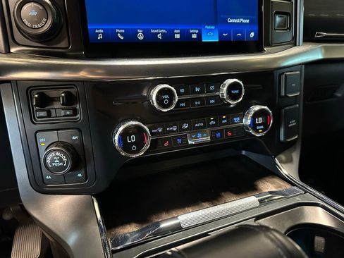 Used 2021 Ford F150 Lariat image 29