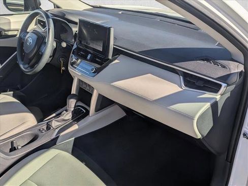 Used 2024 Toyota Corolla Cross L image 19
