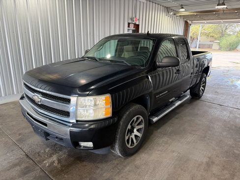 Used 2011 Chevrolet Silverado 1500 LT w/ All-Star Edition AWD/4WD image 1
