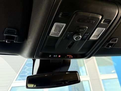 Used 2023 Chevrolet Suburban Premier RWD image 55