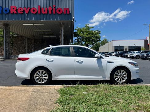 Used 2016 Kia Optima LX w/ Option Group 014 FWD image 8