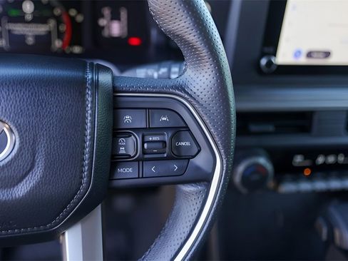 Used 2025 Toyota 4Runner SR5 image 16