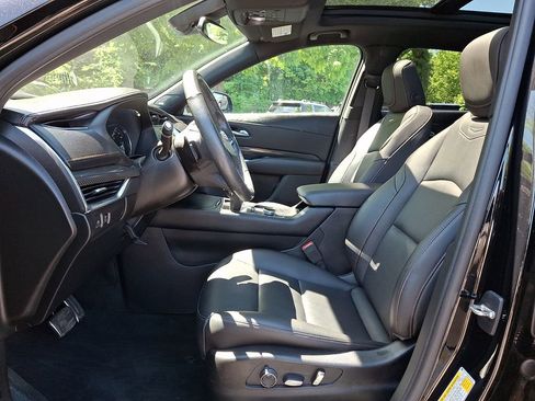 Used 2021 Cadillac XT4 Sport w/ Cold Weather Package AWD/4WD image 13