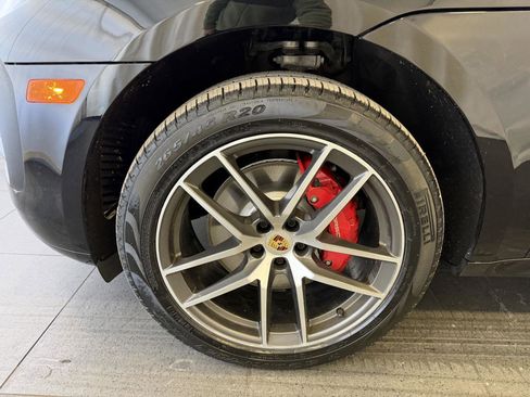 Certified 2023 Porsche Macan S image 10