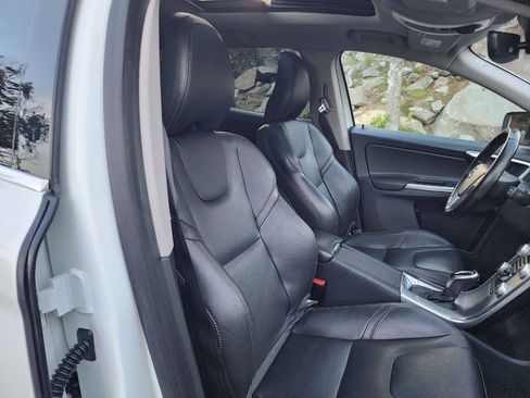 Used 2017 Volvo XC60 T6 Dynamic w/ Climate Package image 14