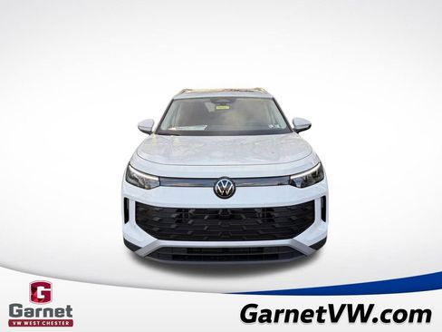 New 2026 Volkswagen Tiguan SE image 8