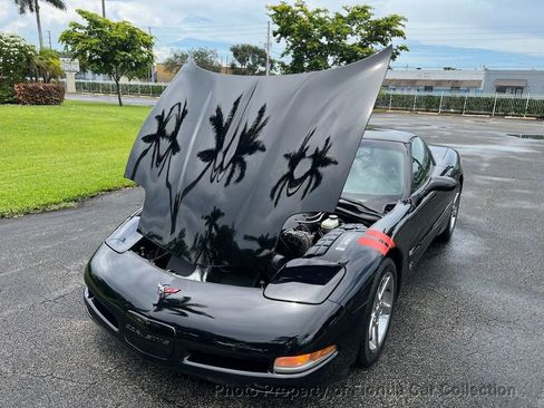 Used 1998 Chevrolet Corvette Coupe w/ Roof Pkg RWD image 31