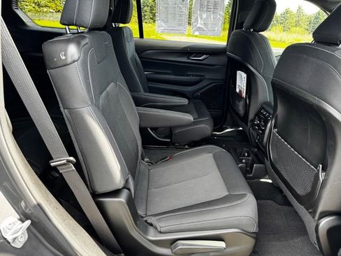 Certified 2024 Jeep Grand Cherokee L Laredo w/ Luxury Tech Group I AWD/4WD image 16