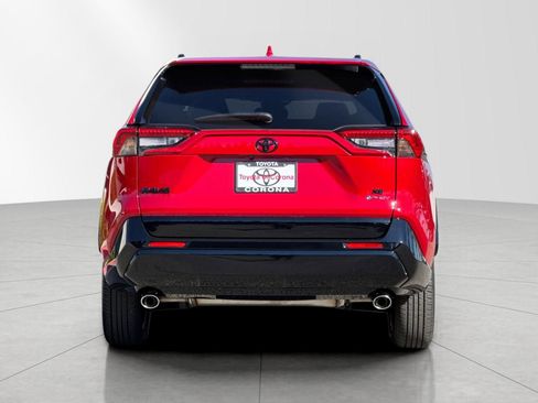 New 2025 Toyota RAV4 SE image 4