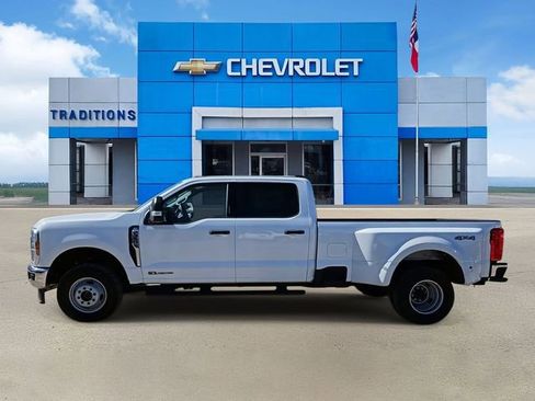 Used 2024 Ford F350 XLT image 6
