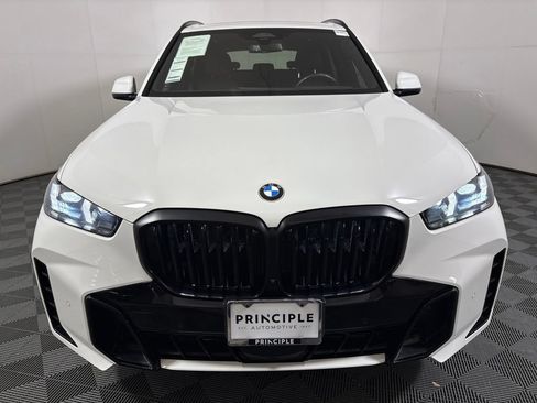 Certified 2024 BMW X5 sDrive40i w/ M Sport Package RWD image 3