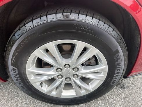 Certified 2024 Cadillac XT6 Luxury w/ LPO, Floor Liner Package AWD/4WD image 9