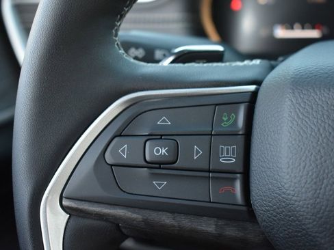 Certified 2025 Jeep Grand Cherokee Limited w/ Luxury Tech Group II image 19