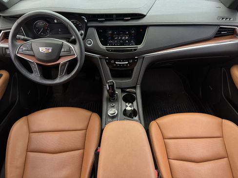 Used 2025 Cadillac XT5 Premium Luxury FWD image 11