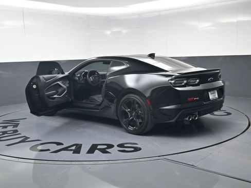 Used 2022 Chevrolet Camaro LT w/ RS Package image 28