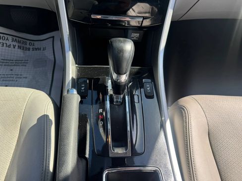 Used 2017 Honda Accord Touring image 13