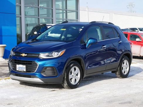Used 2020 Chevrolet Trax LT w/ Driver Confidence Package image 2