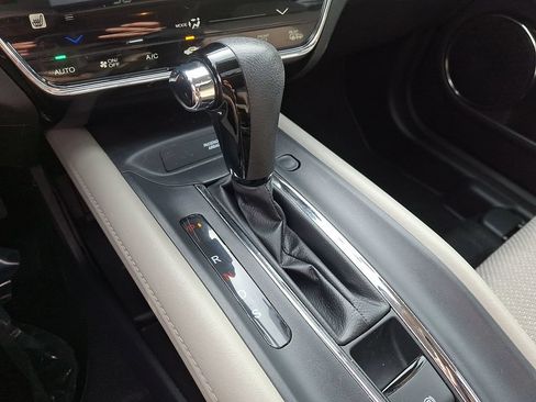 Used 2018 Honda HR-V EX image 15