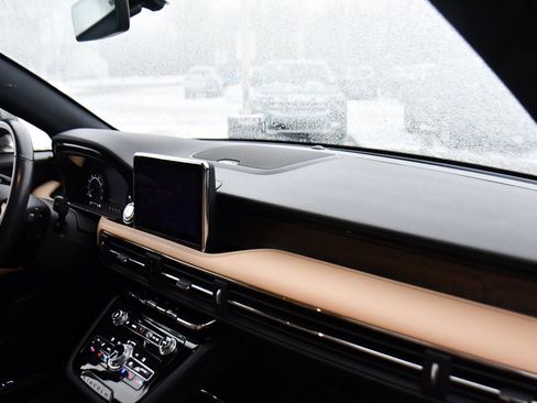 Used 2020 Lincoln Corsair Reserve w/ Equipment Group 201A image 15