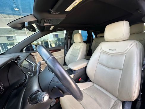 Used 2017 Cadillac XT5 Premium Luxury w/ Driver Assist Package FWD image 15
