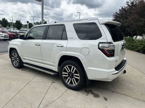 Used 2018 Toyota 4Runner Limited AWD/4WD image 7