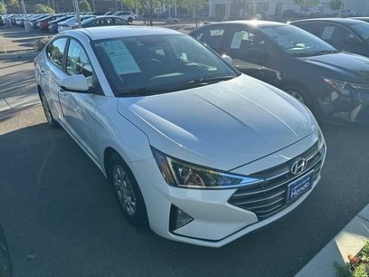 Used 2020 Hyundai Elantra SE w/ Cargo Package (C1)