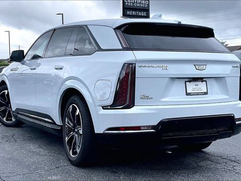 Used 2026 Cadillac Escalade IQ Sport 2 AWD/4WD image 4