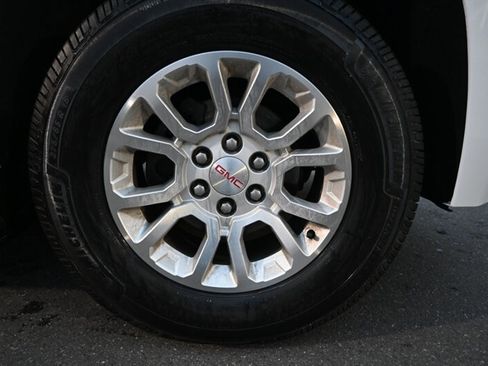 Used 2018 GMC Yukon SLE image 16