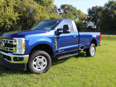 Used 2026 Ford F350 XLT w/ FX4 Off-Road Package AWD/4WD image 2